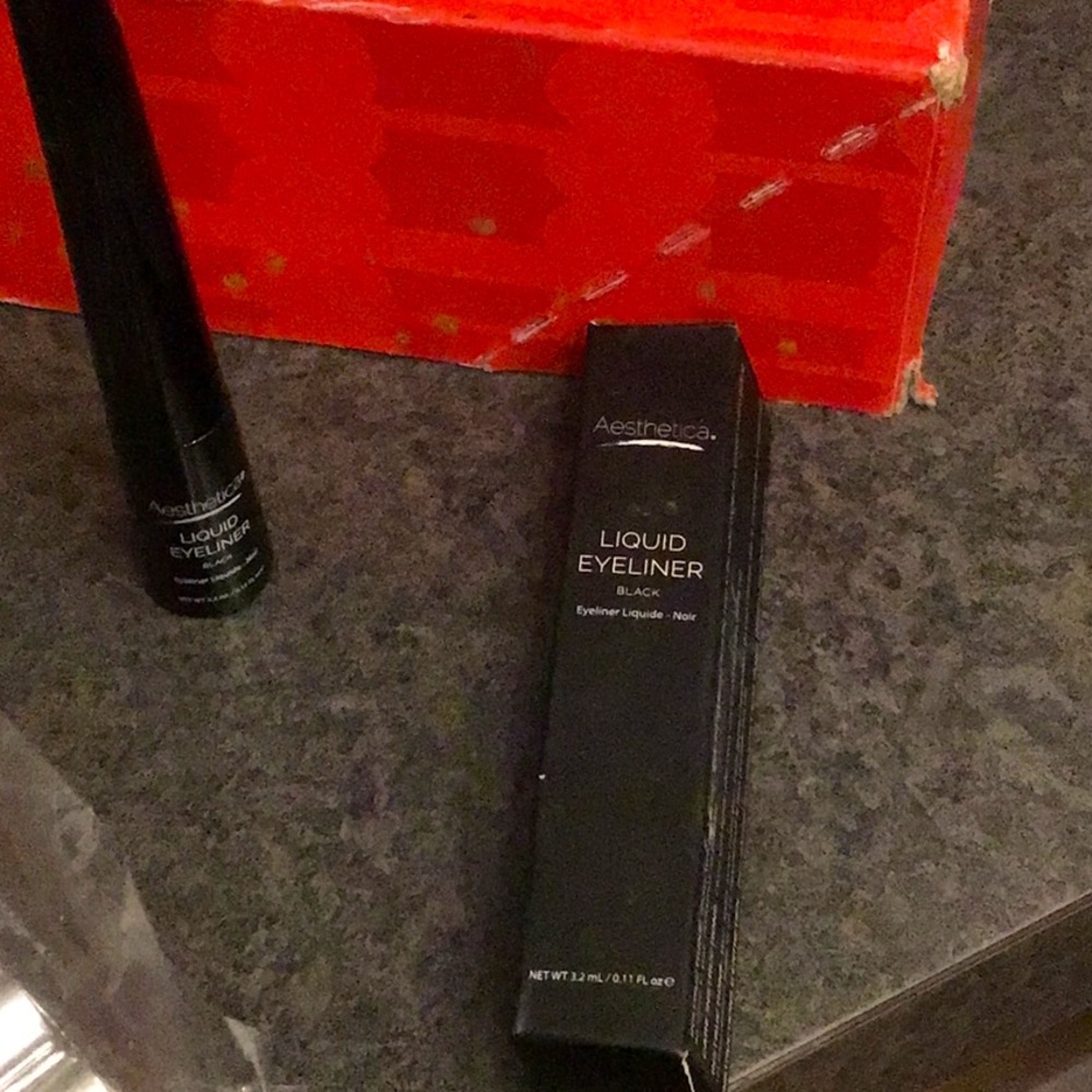 Aesthetica liquid eyeliner